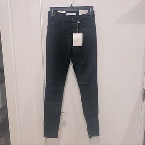 Black skinny jeans